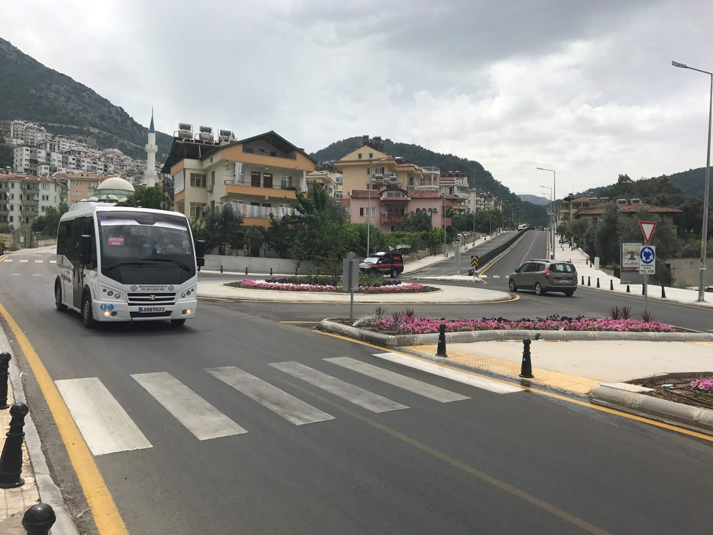 Büyükşehir’den Ölüdeniz Yoluna 8 Milyonluk Yatırım Büyükşehir’den Ölüdeniz Yoluna 8 Milyonluk Yatırım