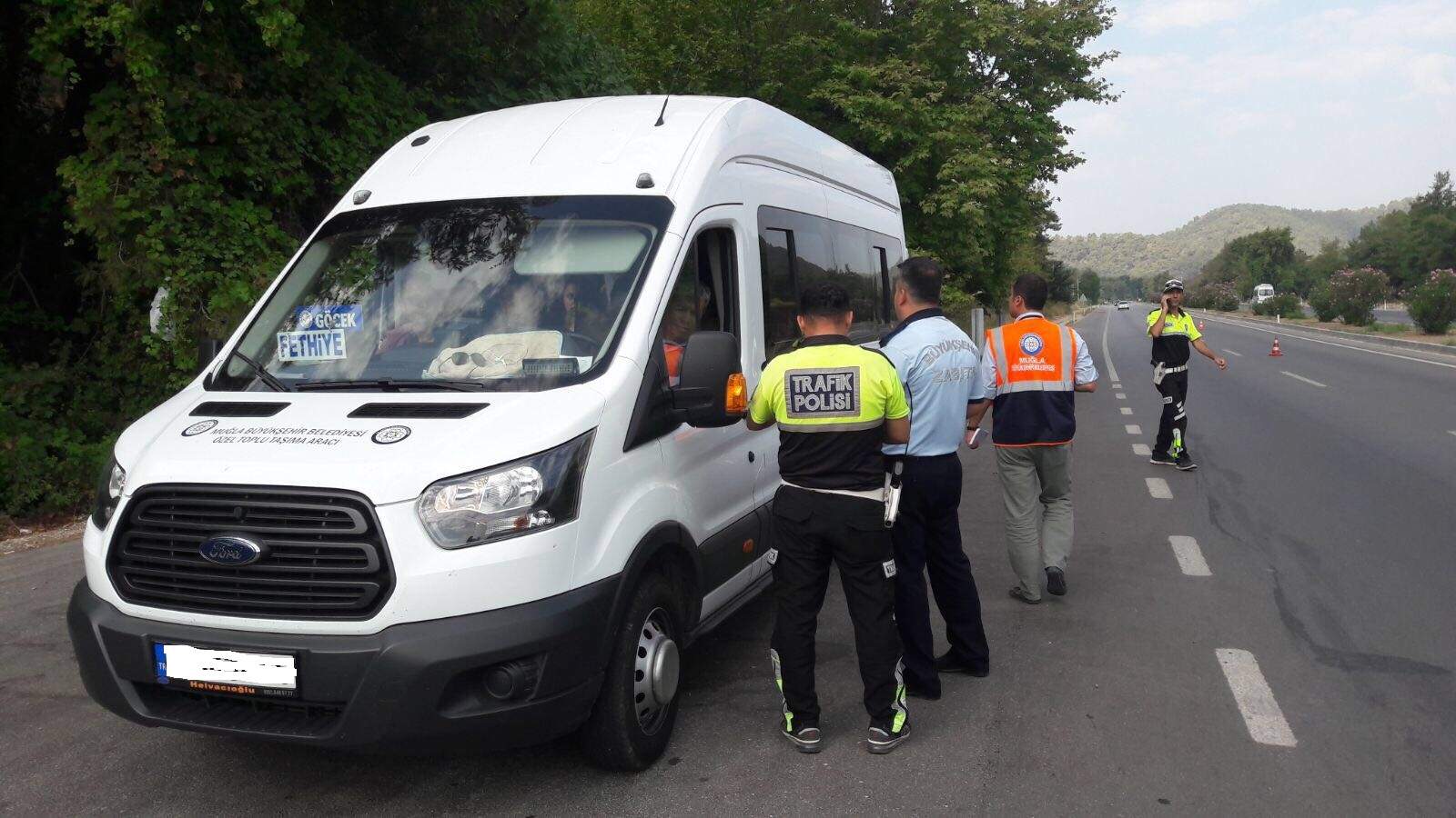 Büyükşehir Zabıtası Çığırtkanlara Göz Açtırmıyor