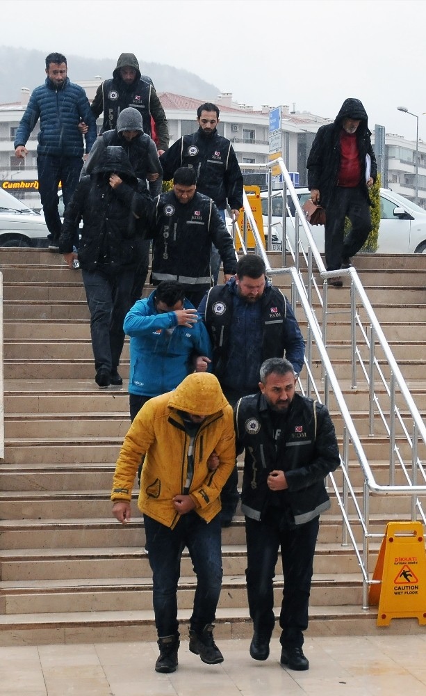 FETÖ’CÜLERİ TEKNEYLE KAÇIRAN ŞEBEKE ÇÖKERTİLDİ FETÖ’CÜLERİ TEKNEYLE KAÇIRAN ŞEBEKE ÇÖKERTİLDİ
