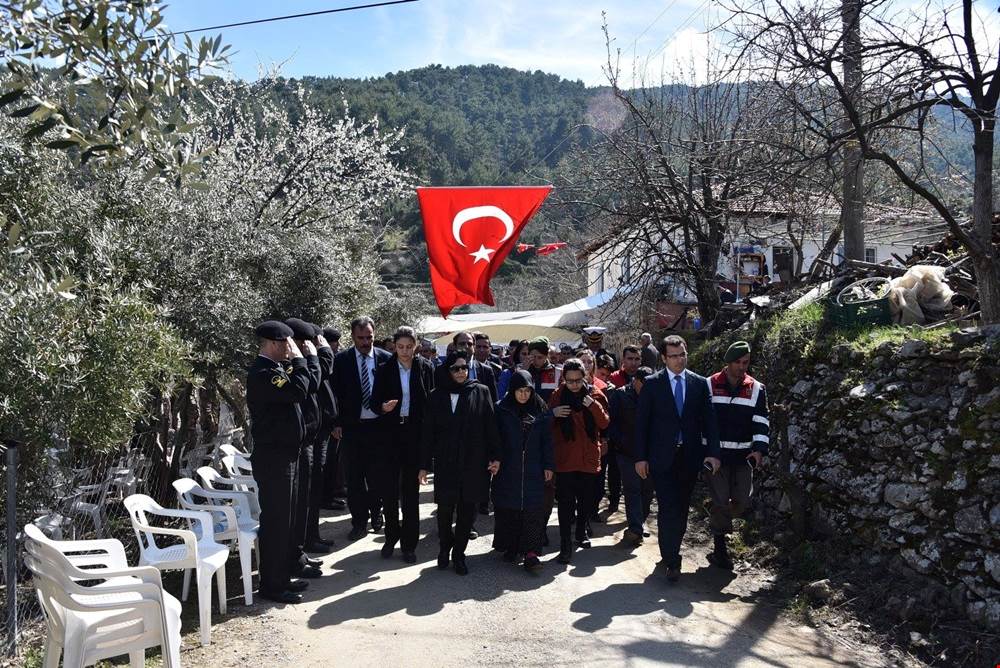 Şehit J.Uzm.Onb. Fuat Demir için Gürleyk Mahallesinde Mevlid-i Şerif programı düzenlendi Şehit J.Uzm.Onb. Fuat Demir için Gürleyk Mahallesinde Mevlid-i Şerif programı düzenlendi