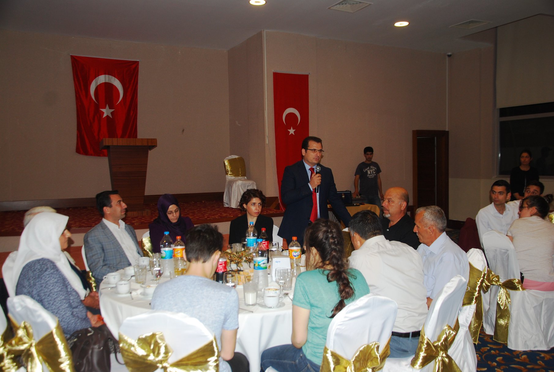 Kaymakam Ali GÜLDOĞAN, Şehit aileleri ile gazi ve gazi aileleri onuruna iftar yemeği verdi.