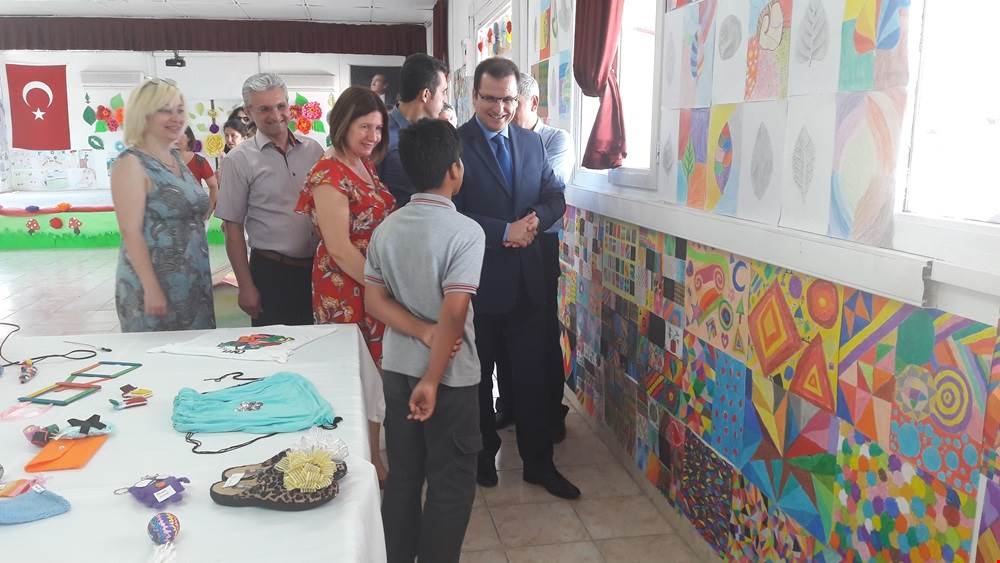 Atatürk Ortaokulu Yılsonu Teknoloji Tasarım ve Görsel Sanatlar Sergi açılışı gerçekleşti