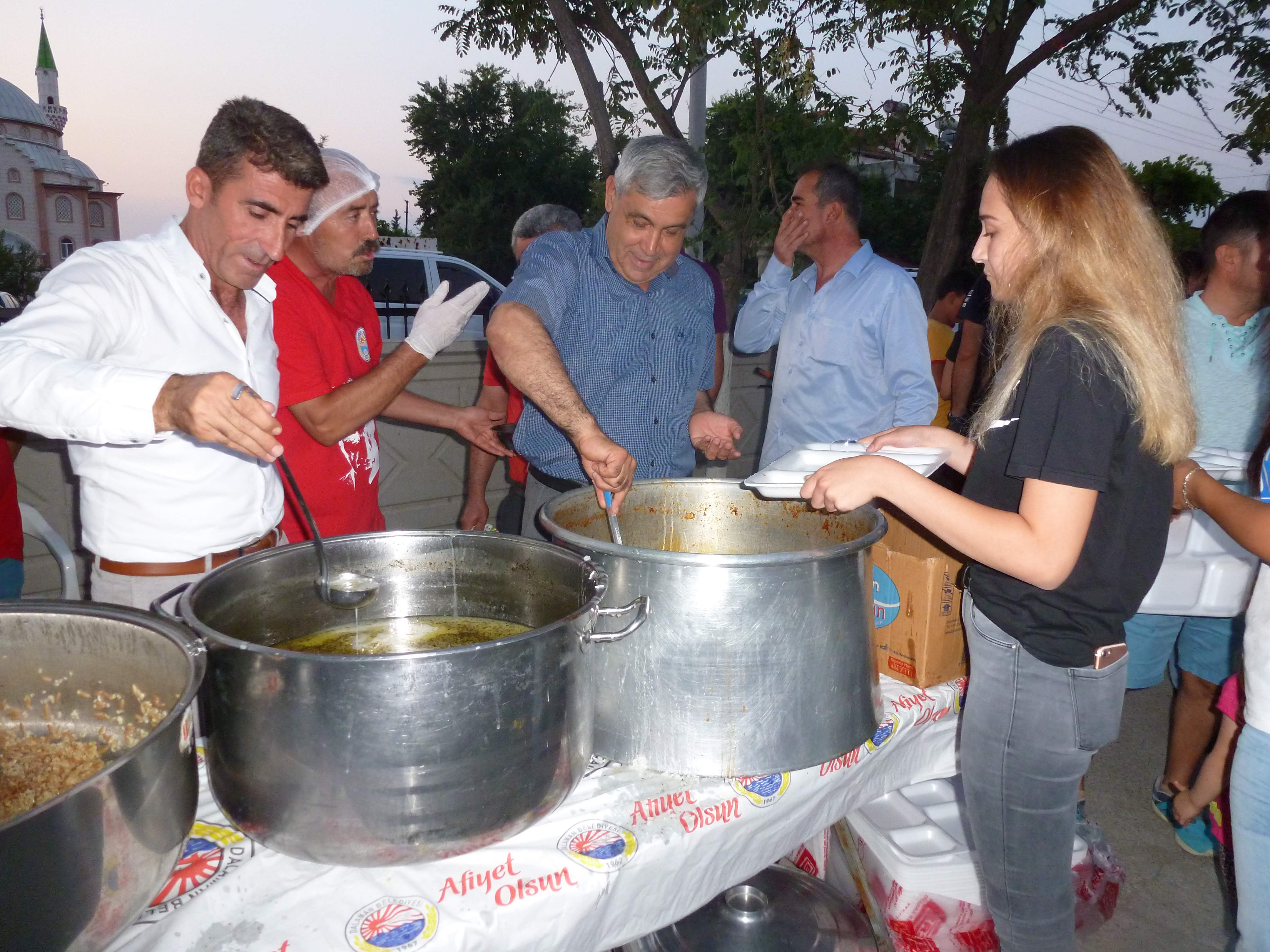 MÜTEAHİTLER İFTARDA BULUŞTU MÜTEAHİTLER İFTARDA BULUŞTU