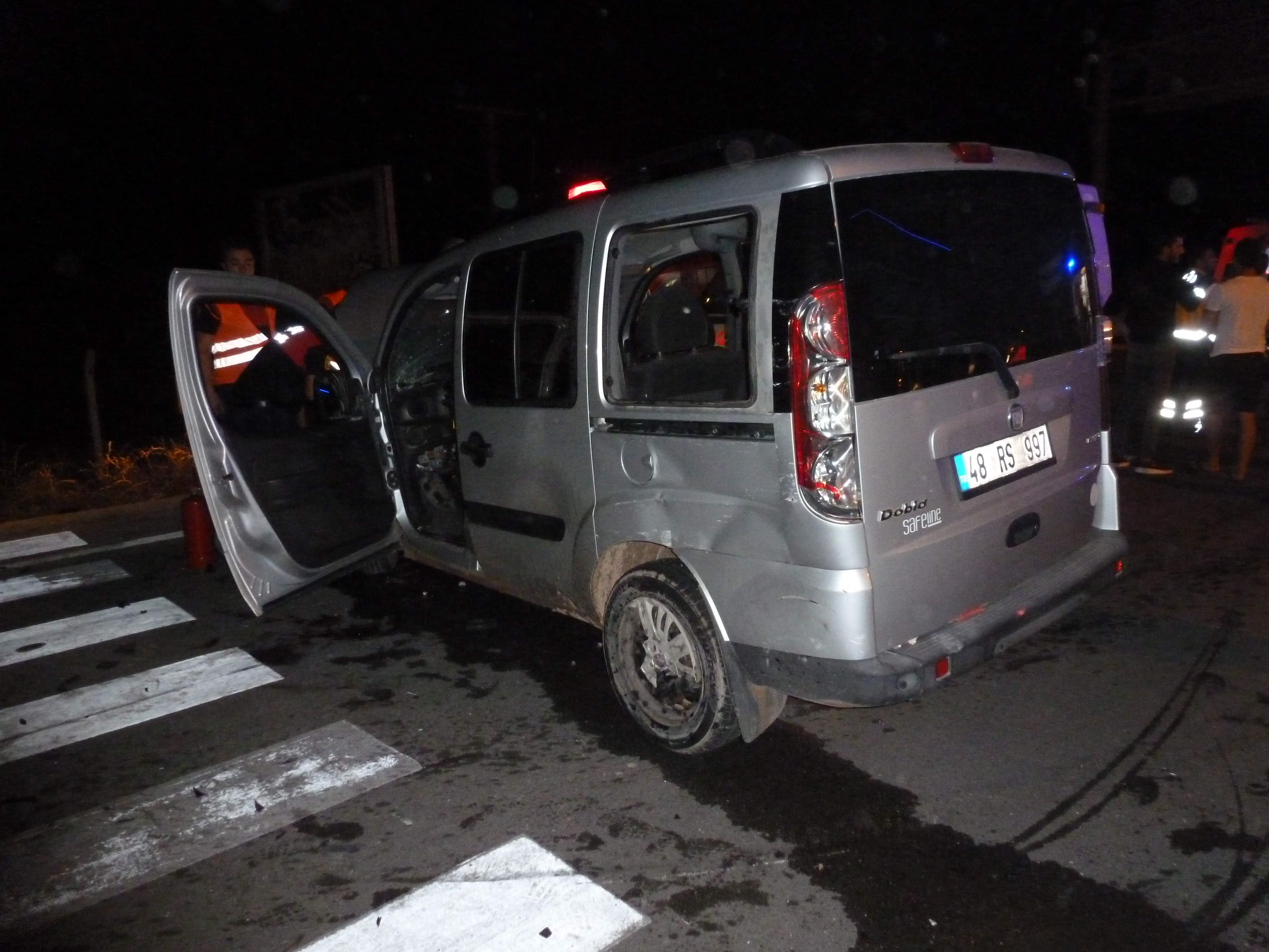 SARIGERME KAVŞAĞINDA KAZA : 5 YARALI
