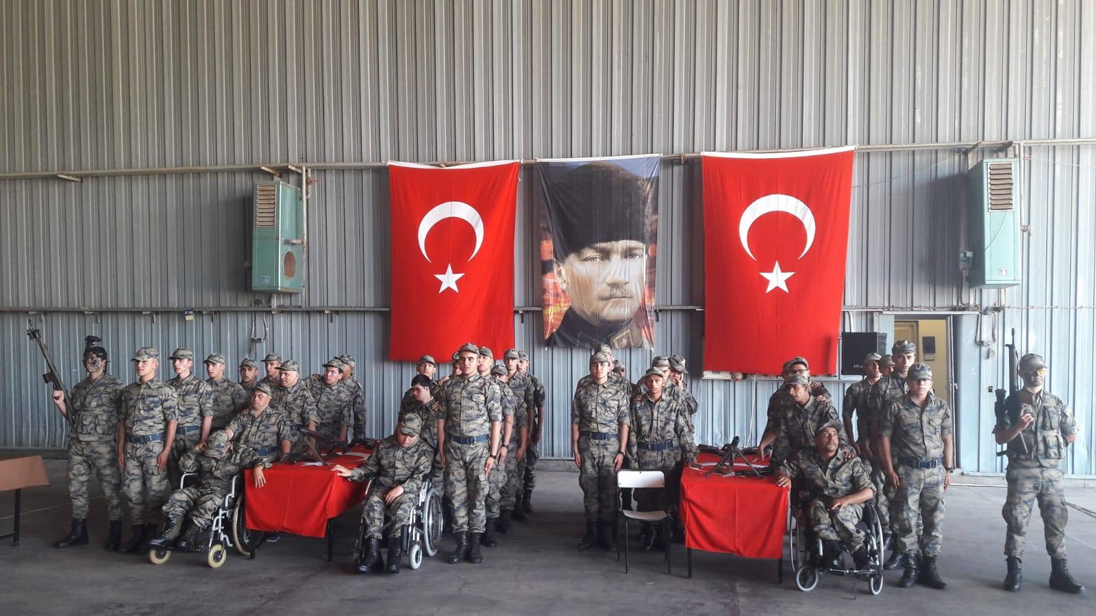 BİR GÜNLÜĞÜNE ASKER OLDULAR