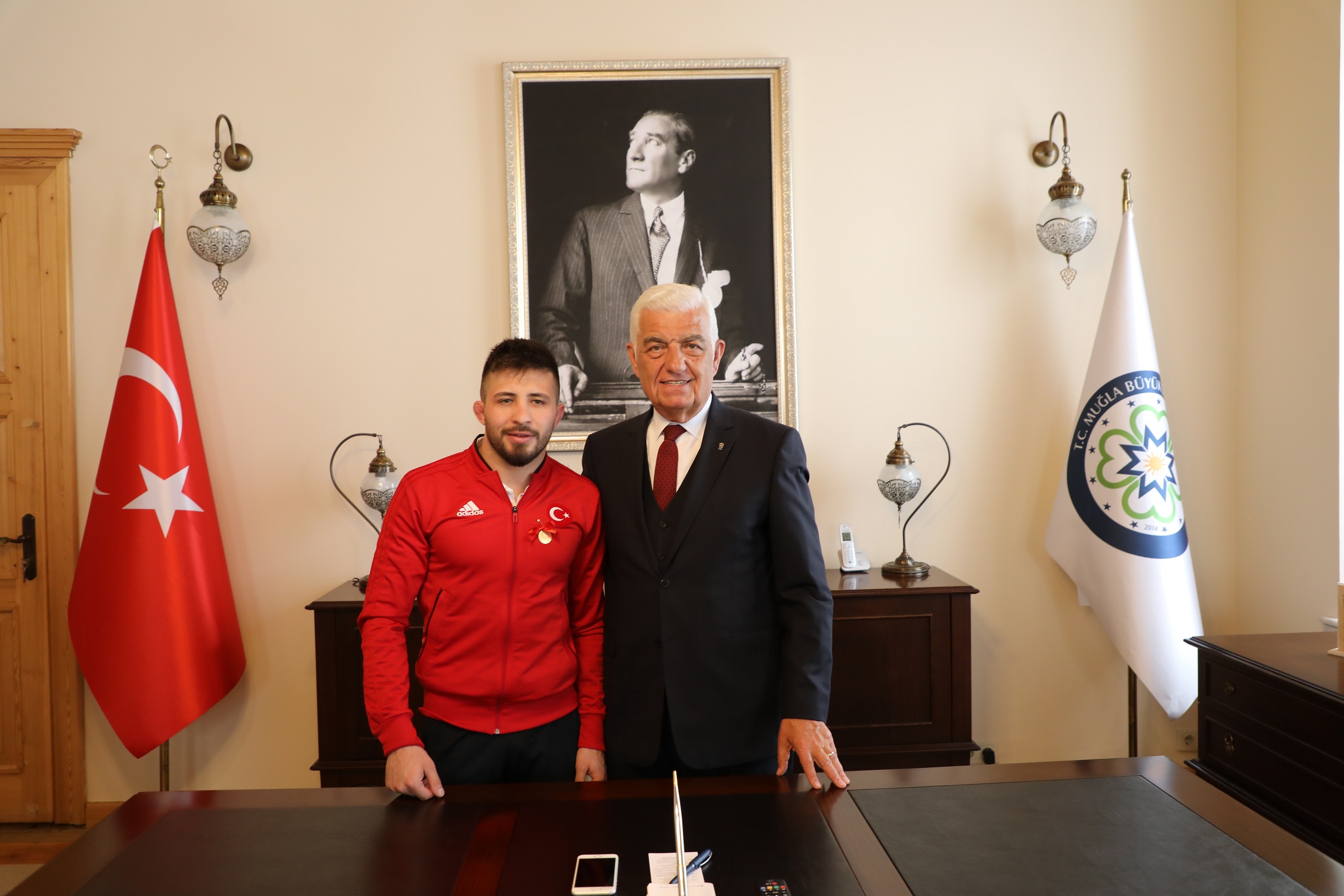 Şampiyon Güreşçi’den Başkan Gürün’e ziyaret