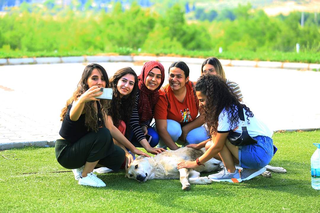 600 ÖĞRENCİ HAYVAN BAKIMEVİNİ ZİYARET ETTİ