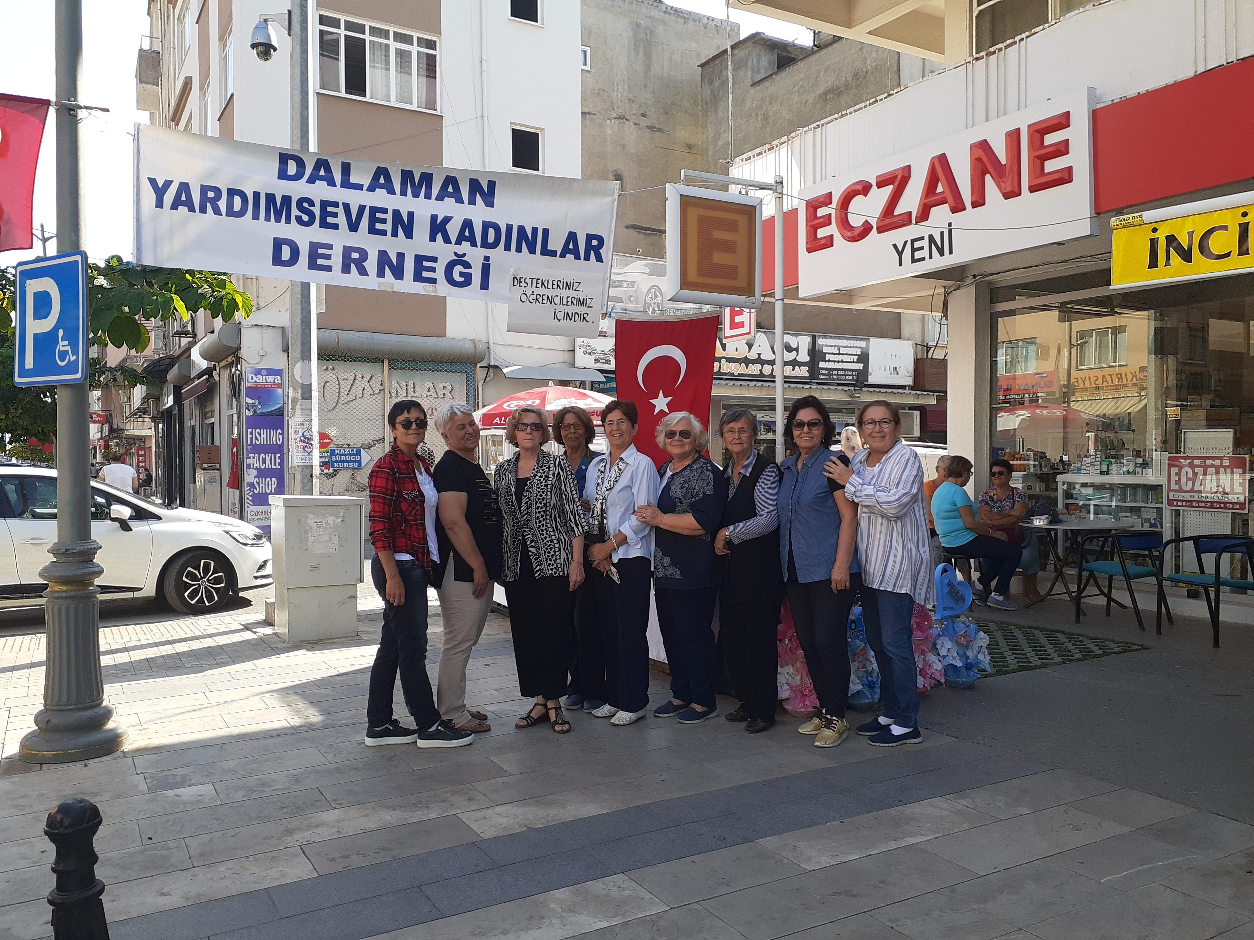 YARDIM SEVEN KADINLARDAN ANLAMLI KERMES YARDIM SEVEN KADINLARDAN ANLAMLI KERMES