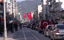 DALAMAN GENÇLERİ İDLİB SALDIRISINI PROTESTO ETTİ, ŞEHİTLERİ ANDI,KONVOY DÜZENLEDİ
