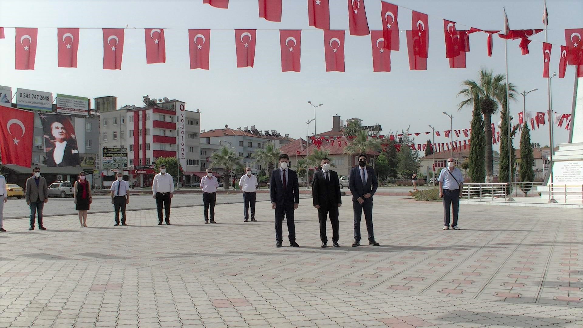 GENÇLİK VE SPOR BAYRAMI ÇELENK SUNUMU İLE BAŞLADI