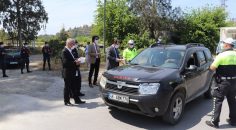 TRAFİK HAFTASINDA SÜRÜCÜLERE BROŞÜR DAĞITILDI