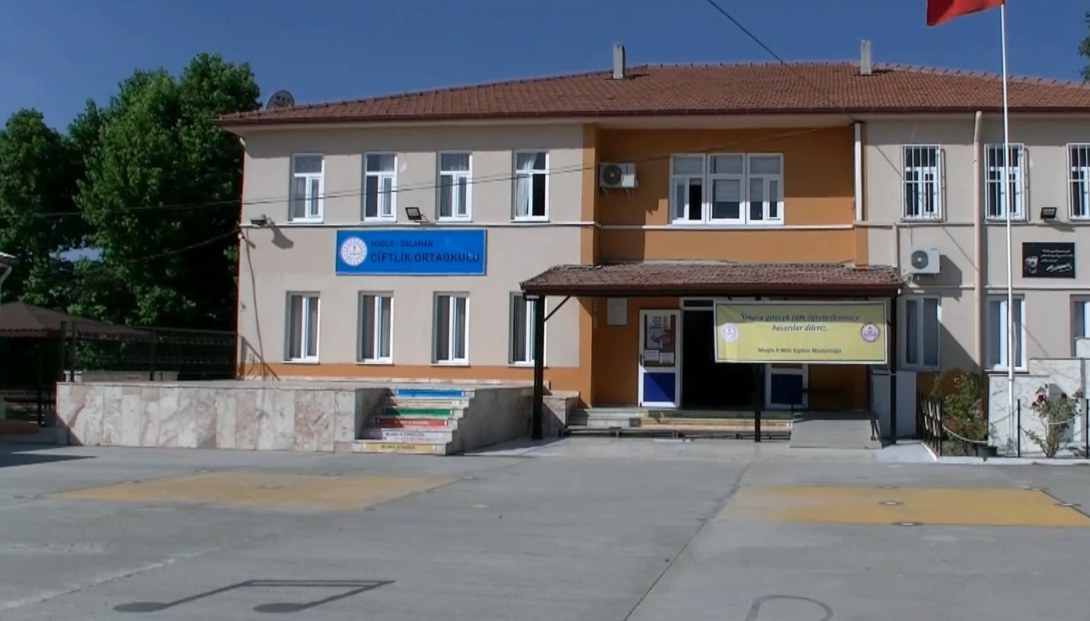 LGS SINAVI DALAMAN DA 2 OTURUMLA SORUNSUZ GERÇEKLEŞTİ