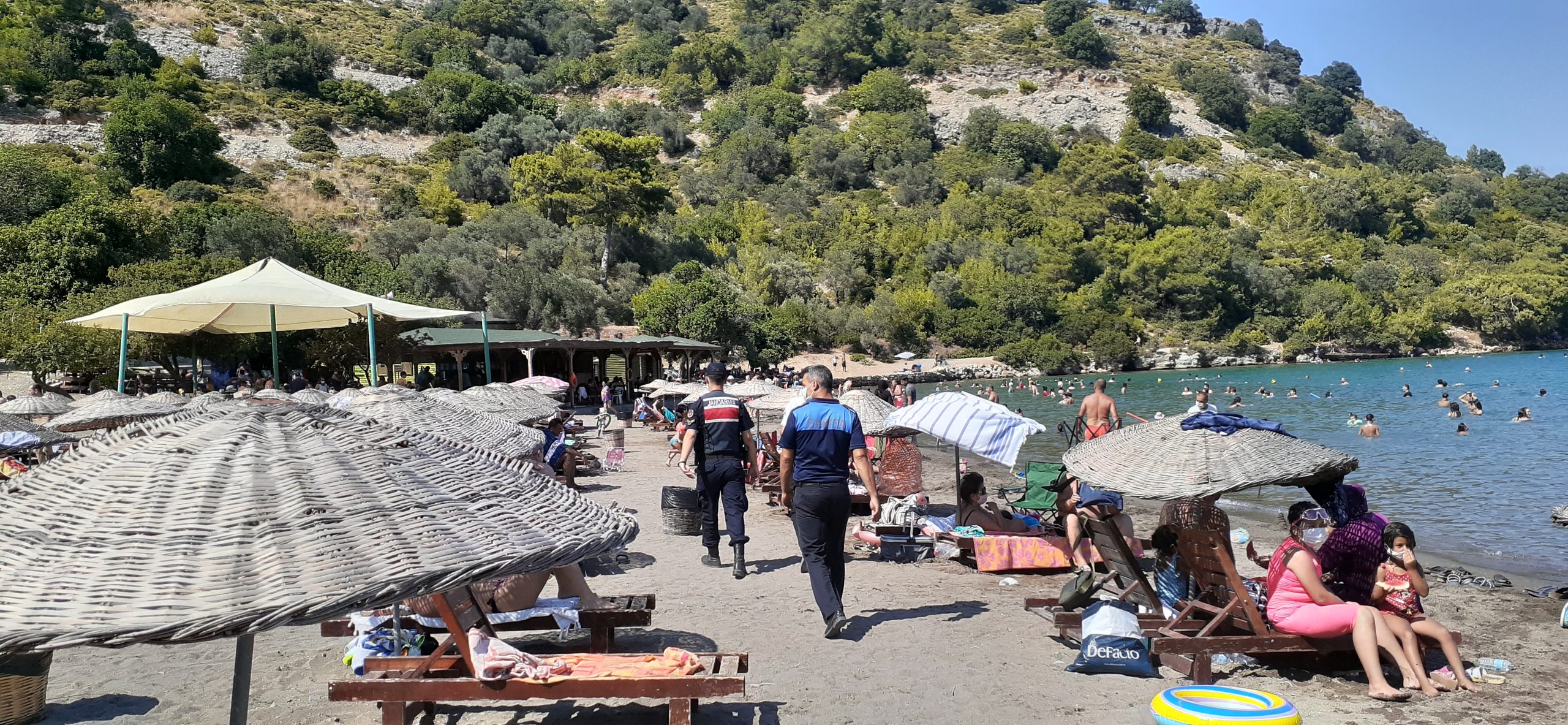 SARSALA KOYUNDA MASKE VE SOSYAL MESAFE DENETİMİ YAPILDI