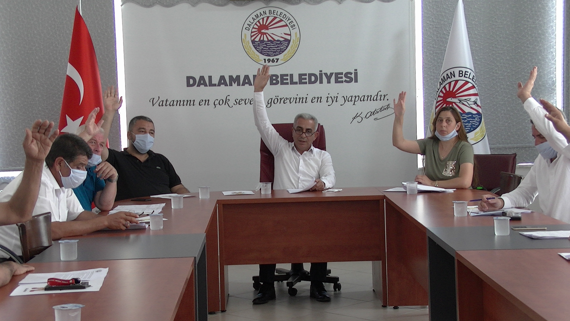 MECLİS OLAĞAN TOPLANTISINDA RED VE ÇEKİMSER OYLAR ARTTI,PARK OTELİN YERİ KAPALI OTURUMDA TARTIŞILDI