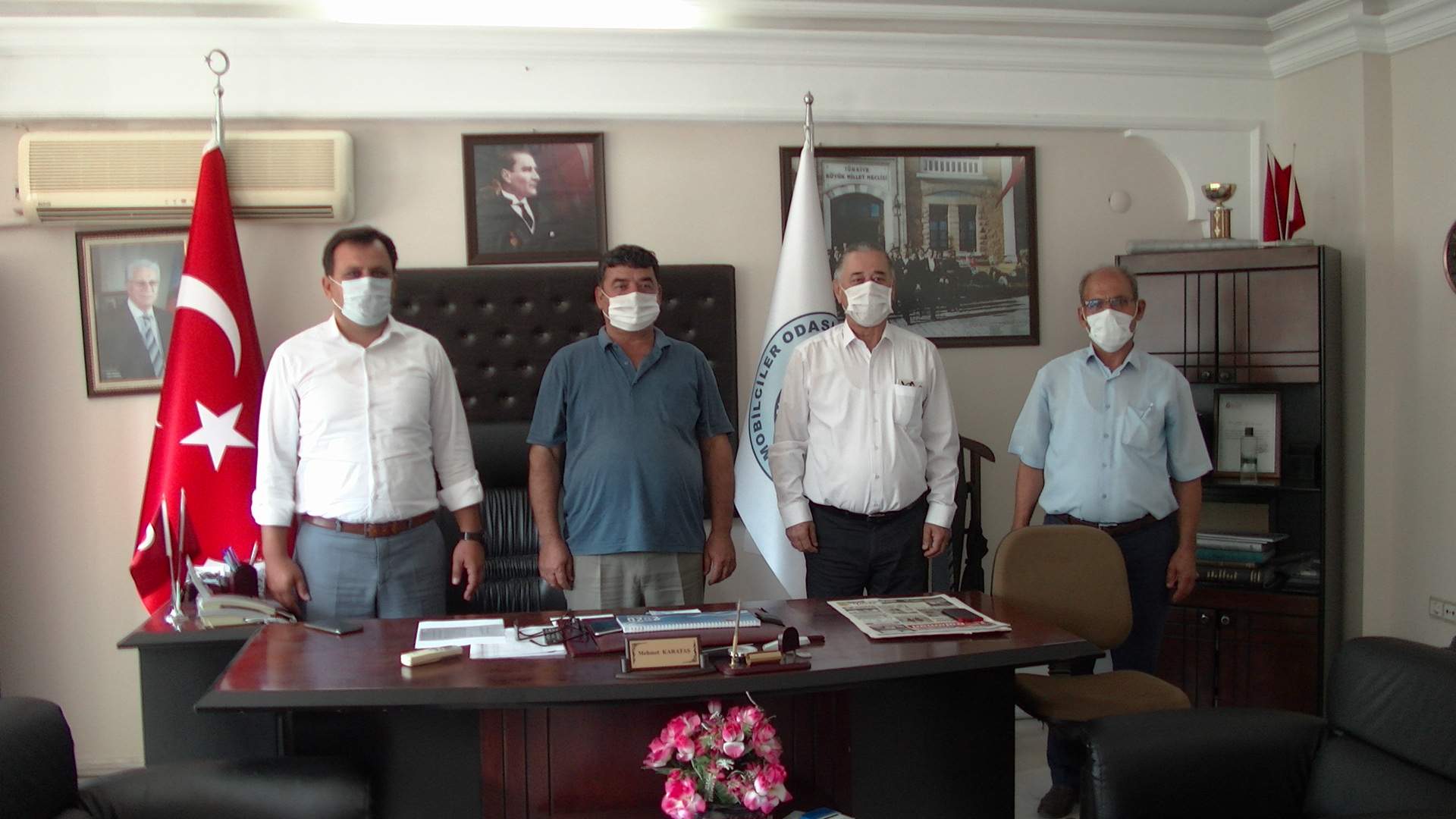 SERVİS MİNÜBÜSLERİ İHALEYE GİRMEDİ,VEKİL SORUNLARINI DİNLEDİ