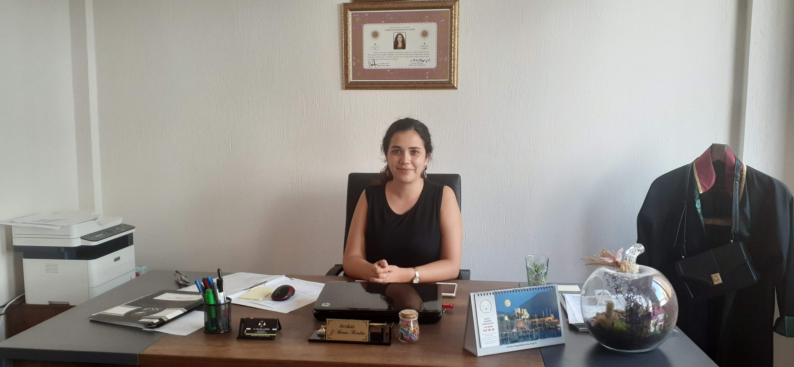 GENÇ AVUKAT DALAMAN DA   OFİSİNİ AÇTI