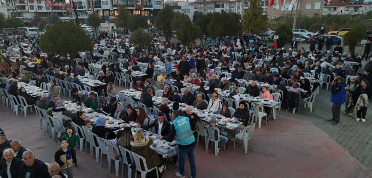 DALAMAN’DA KADİR GECESİ’NDE BİNLERCE VATANDAŞ AYNI SOFRADA BULUŞTU